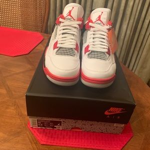OG Fire Red Jordan 4 EARLY RELEASE